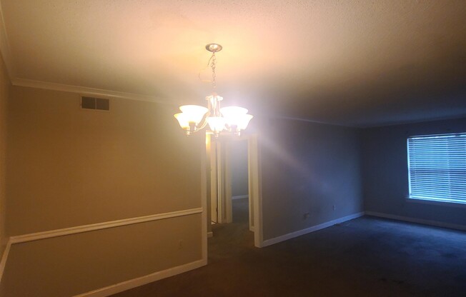 3240 S MENDENHALL