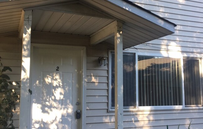 (894) 5th Ave Tri-Plex - 2 Bedroom / 1.5 Bathroom