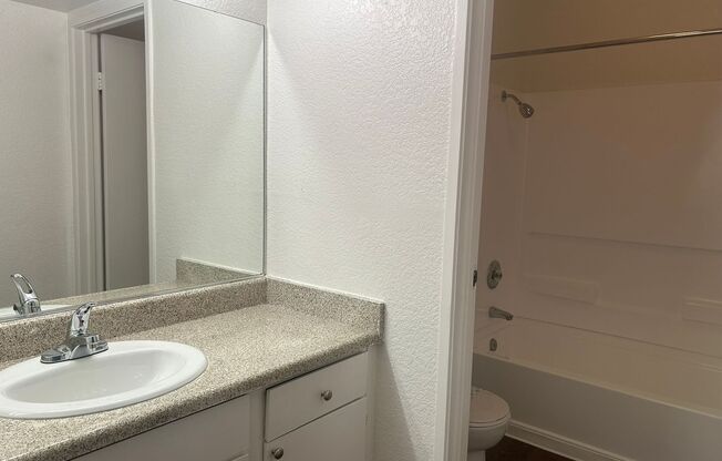 2 beds, 1 bath, 875 sqft, $2,450, Unit 646