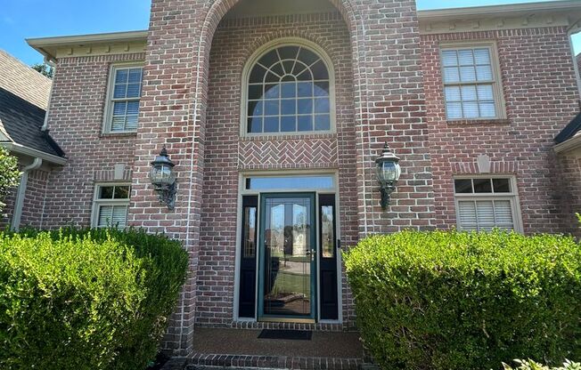 Beautiful Collierville home tucked away in a Cove! Offering over 4000 sq ft! 4brs with 2 bonus rooms and 4.5 bathrooms. Fully fenced in back yard. Pets welcome, fees apply.