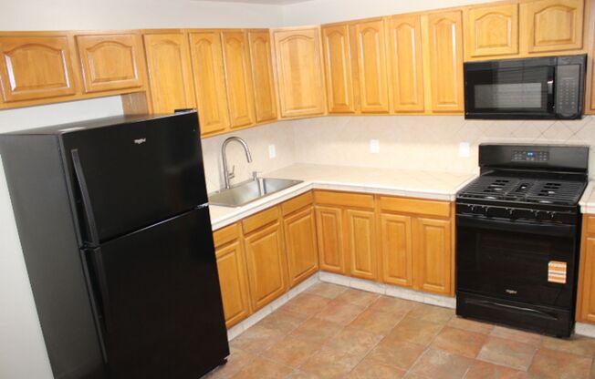 319-325 21st St., Richmond, CA 94801