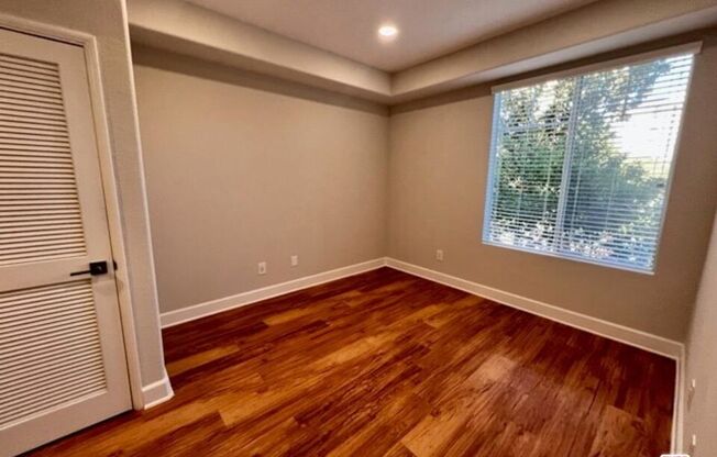 5551 W 6 ST