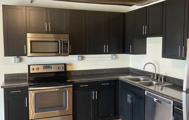 1 bed, 1 bath, 665 sqft, $950, Unit 213