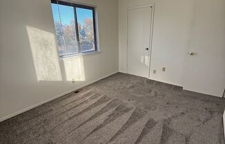 3 beds, 1.5 baths, 1,140 sqft, $1,199, Unit 405-102