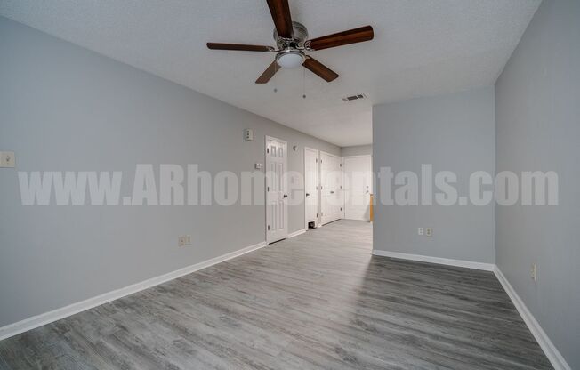 2 beds, 1.5 baths, 900 sqft, $900, Unit 6