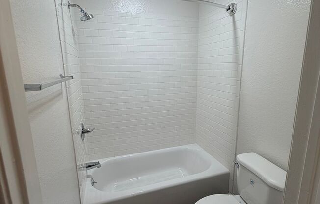 2 beds, 2 baths, 975 sqft, $2,595, Unit 217