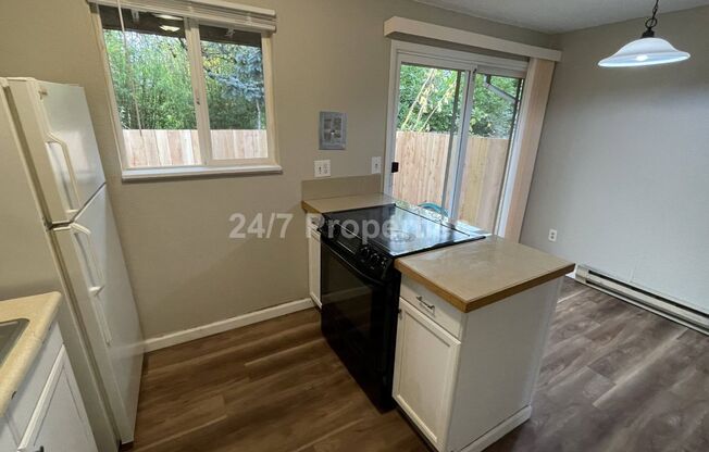 2 beds, 1 bath, $1,395, Unit 07