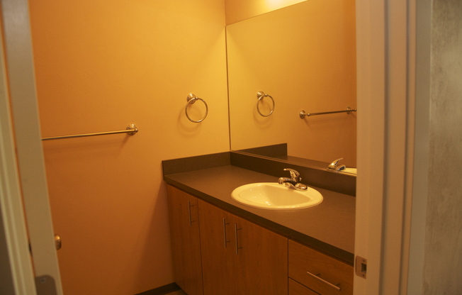 3 beds, 2.5 baths, 1,183 sqft, $2,925, Unit 21