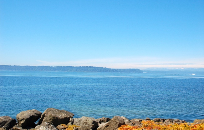 West Seattle Waterfront Condominium ~ West Beach Condominium