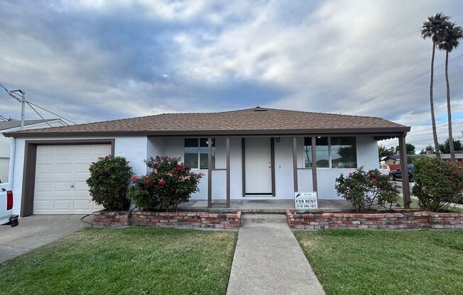 Fantastic San Lorenzo Village Home!   Move in Ready!