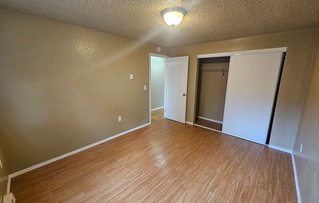 2 beds, 1 bath, 850 sqft, $1,195, Unit A