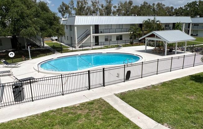 2 beds, 1.5 baths, 800 sqft, $1,450, Unit 215