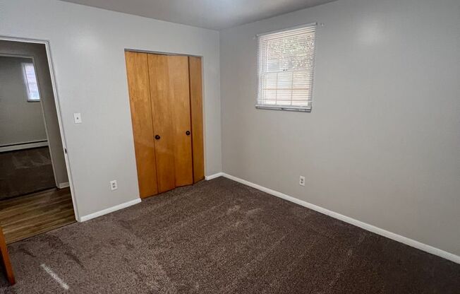 2 beds, 1 bath, $1,100, Unit #3