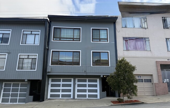 131 RUSSIA AVE