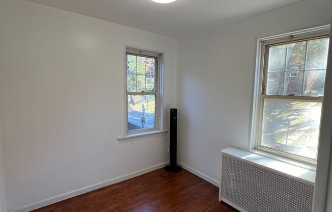 3 beds, 1 bath, $1,850