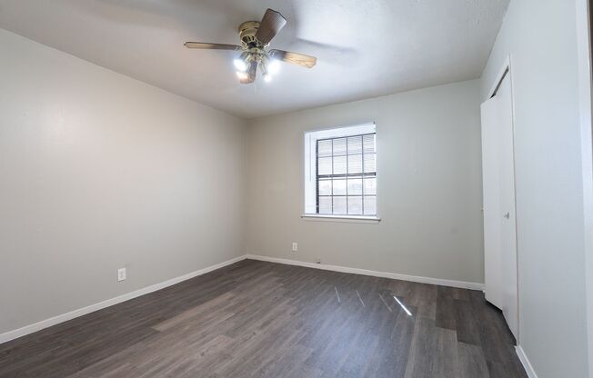 2 beds, 1 bath, 760 sqft, $1,100, Unit 243