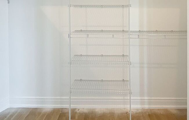 2 beds, 1 bath, 679 sqft, $3,575, Unit 1050-201