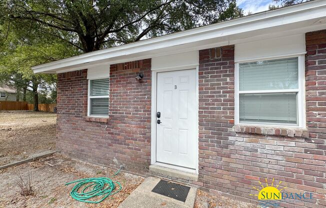 Renovated & Furnished 2-Bedroom Home in Prime Fort Walton Beach!