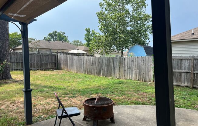 3 beds, 2 baths, $1,195