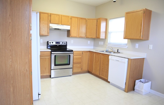 3 beds, 2 baths, $1,699