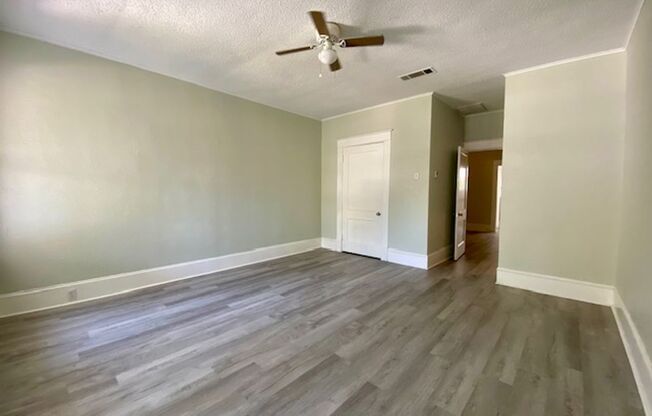 1 Bedroom 1 Bath Renovated Apartment in Highland!