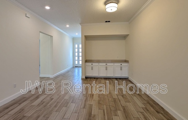 2827 MONTILLA DR
