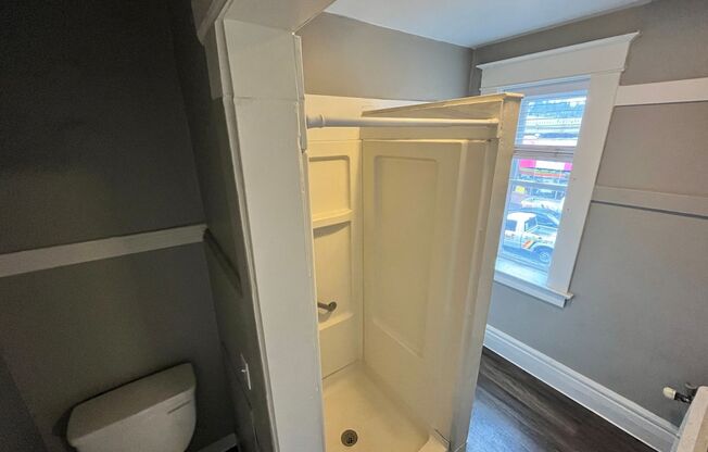 Studio, 1 bath, 270 sqft, $645, Unit 214