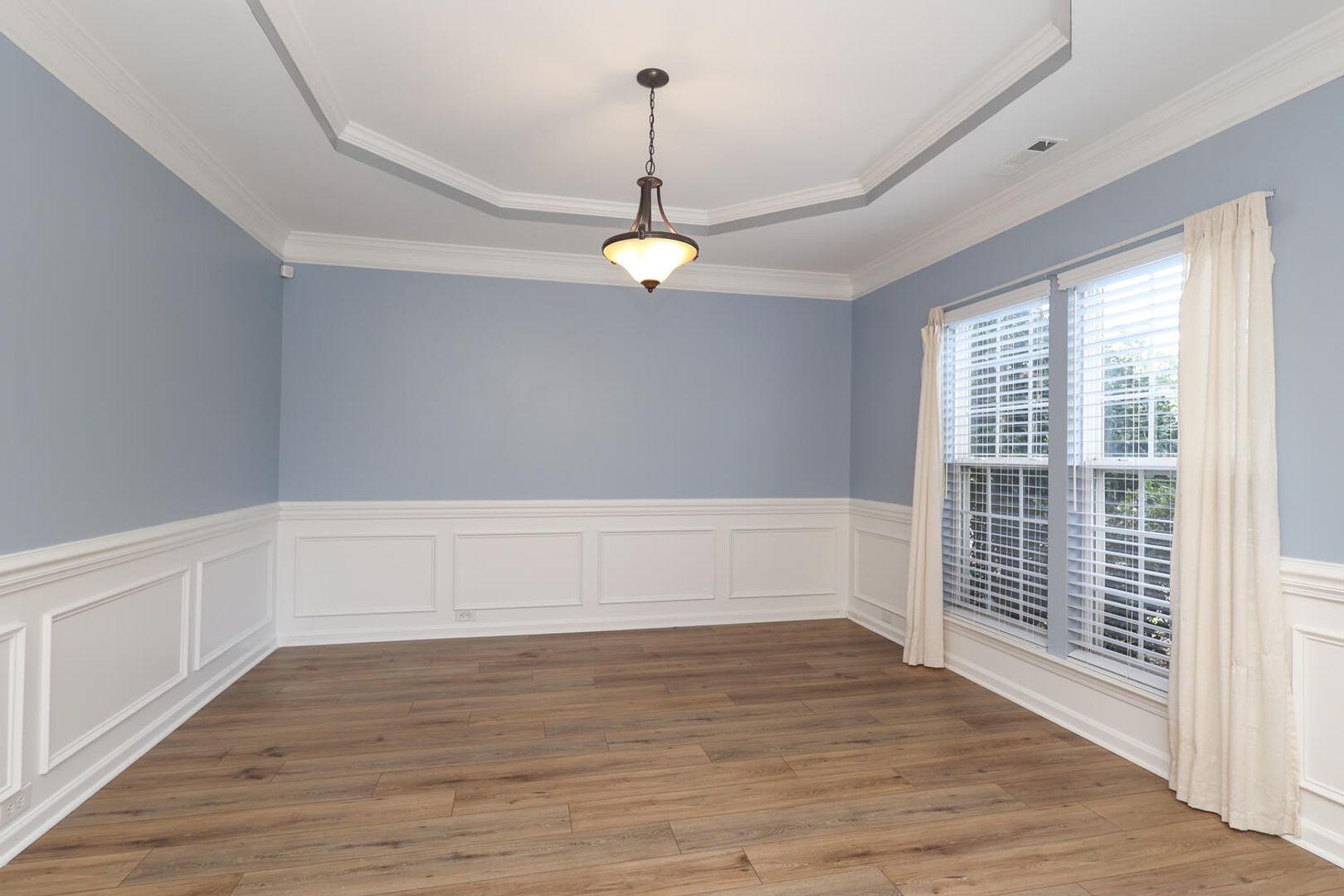 Welcome to this stunning 3-bedroom, 2-bathroom Townhome located in the vibrant community of Huntersville, NC.