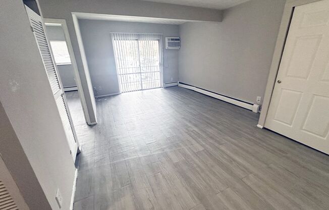 1 bed, 1 bath, 560 sqft, $815, Unit 720-30