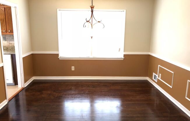 Wonderful Stone Mountain 4 bed 2.5 bath Home on Basement.