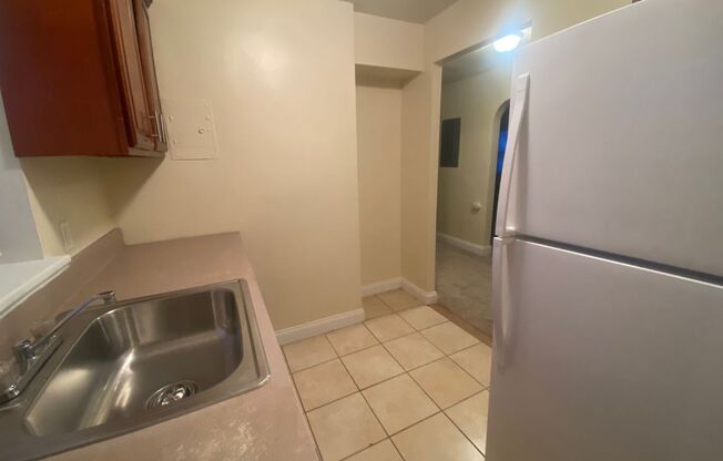 1 bed, 1 bath, $995, Unit 2657B