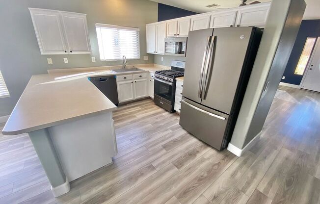 BEAUTIFUL SINGLE-STORY 3 BEDROOM, 2 BATHROOM HOME LOCATED IN A QUIET NORTH LAS VEGAS NEIGHBORHOOD!