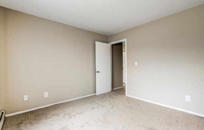 3 beds, 1.5 baths, 1,050 sqft, $1,730, Unit 4586-3