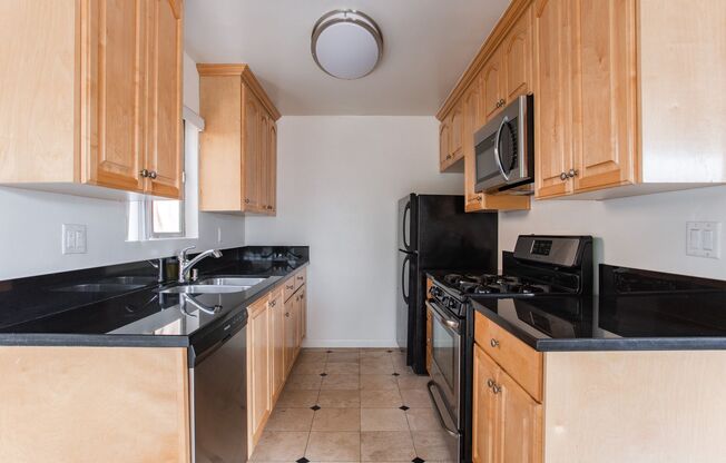 725 Hayworth Apartments