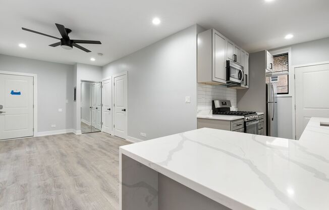 7736-42 N Eastlake Terrace