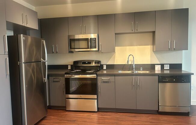 2 beds, 2 baths, 890 sqft, $2,595, Unit 222