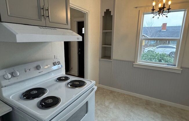 2 beds, 1 bath, $1,450