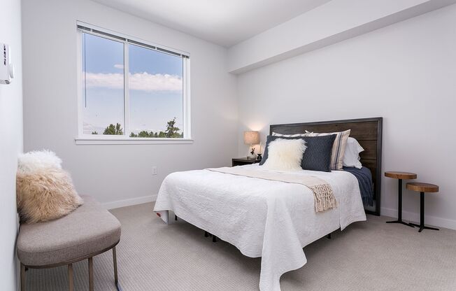 3 beds, 2 baths, 1,320 sqft, $2,695, Unit 606