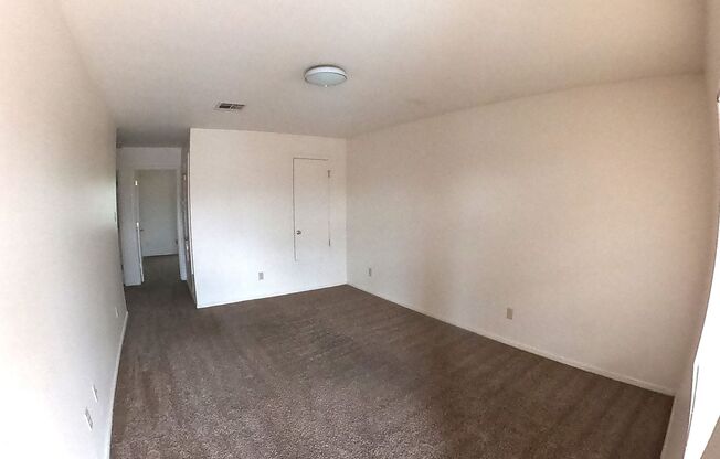 2 beds, 1 bath, 768 sqft, $825, Unit 8