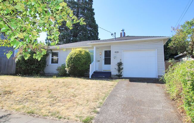 Super-Cute 2 Bedroom/1 Bath Alberta Arts Ranchalow with Gorgeous Back Yard!
