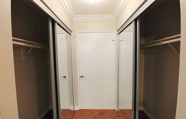 2 beds, 2 baths, 950 sqft, $2,750, Unit 118