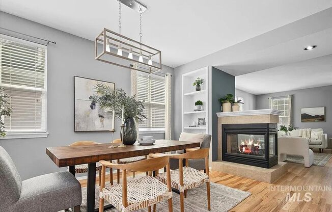 Charming 3 bedroom 2.5 bathroom in Desirable Area!