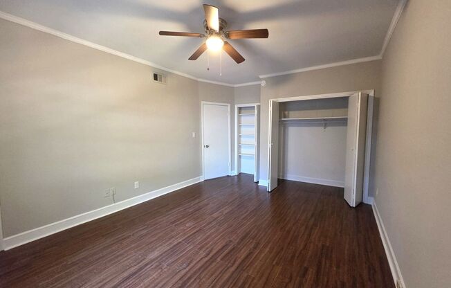 Adorable Two Bedroom in South Park!