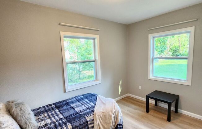 2 beds, 1 bath, $1,395