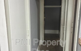 1562 S 7 ST