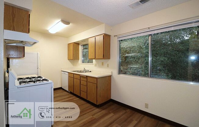 2 beds, 1 bath, 950 sqft, $1,200, Unit Unit 3