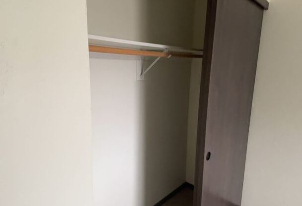 2 beds, 1 bath, 950 sqft, $1,295, Unit 1800-305