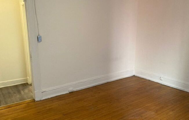 2 beds, 1 bath, 762 sqft, $1,599, Unit 1301-36