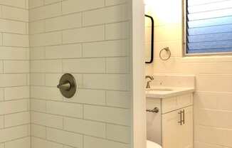 1818Anapuni_1Bed_Bathroom