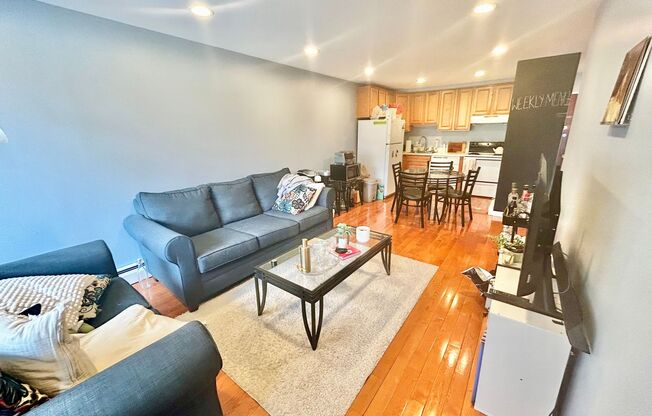 2 beds, 1 bath, 768 sqft, $2,425, Unit 325